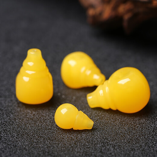 Fat Donglai's same beeswax three-way one-piece Buddha head chicken oil yellow old wax amber with beads and one 12mm three-way
