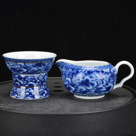 Mo Lin household celadon ceramic tea set fair cup tea drain set one-piece tea divider male cup divided tea cup fair pot filter celadon male cup tea drain three-piece set