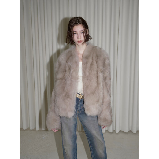 
Fu Zhien, fashionable, exquisite and elegant, two-color wrapped feeling stand collar, shoulder-drop short fox fur coat, hazelnut brown M