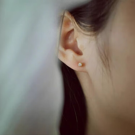 L.Bardeen 18K gold 10 cents South African real diamond simple color gold female earrings high-end earrings as a birthday gift for your girlfriend 18k gold single 10 cents a pair total 20 cents in stock