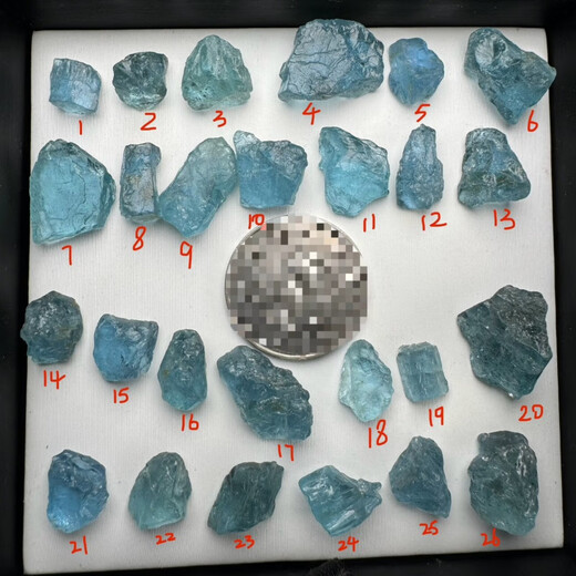 Nilan Fat Dong Lai's same style aquamarine raw stone group A natural devil blue high ice tou bao small particles raw ore without injection glue 5#