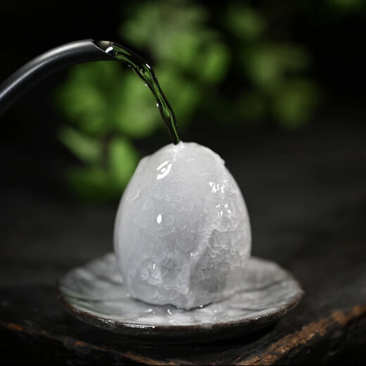 Qia Shuo black ice tea set, ice cracked glaze, hydrated ice dragon egg, Ru kiln can be opened into pieces, personalized tea pet ornaments, tea ceremony tea making artifact, black ice tea pet - dragon egg + base