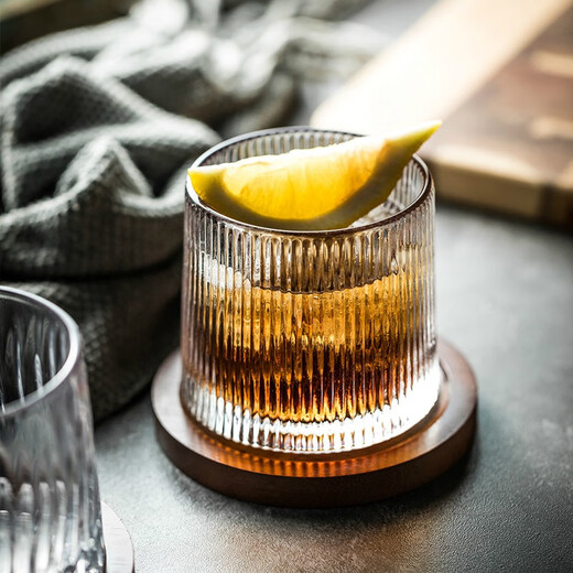 Gata whiskey glass creative rotating cup thickened glass foreign wine glass spirits rotating cup tumbler design glacier drinking glass internet celebrity beverage cup vertical pattern 1 piece with base