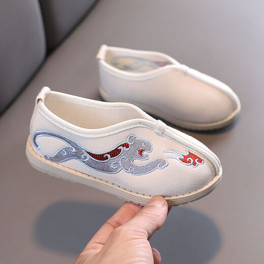 Trois chaussures en tissu de requin éléphant Nouvelles chaussures en tissu pour enfants garçons hanfu style chinois costume costume tang vêtements brodered chaussures 9195 b01 beige 31