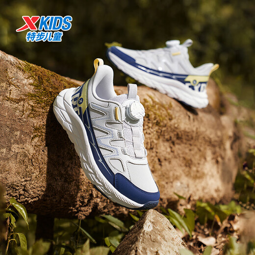 特步（XTEP）儿童童鞋男女童中大童革面耐磨旋钮扣跑鞋 月光灰/深邃蓝 37码