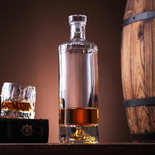 LUSCANA wine flask glass bottle household wine soaking wine bottle white wine bottle sealed empty wine bottle living room decoration one Jin Jin equals 0.5 kg wine bottle iceberg wine bottle transparent short style 530ML