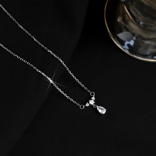 Farcoko Brand Beauty Tears Necklace Women's Water Drop Clavicle Chain Fashion Birthday Anniversary Valentine's Day Gift for Girlfriend and Wife Water Drop Necklace Exquisite Packaging