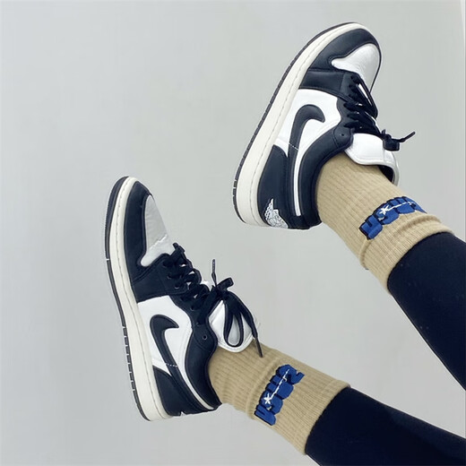 Nike Air Jordan 1 Low AJ1 Black and White Retro Panda Retro Retro Anti-Slip Resistente al desgaste resistente a los zapatos de baloncesto All-Match FB9893-101 Blanco y negro 36.5 (230 mm)
