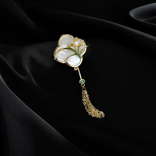 Hongzhuang Nuoxin Chinese gift Fritillaria orchid luxury brooch for women four-leaf clover fan tassel pin cheongsam placket accessories magnolia brooch XZ0431