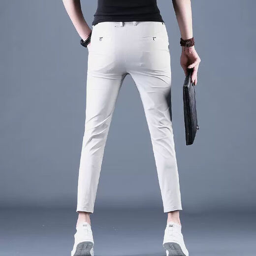 Pantalones de Kurentou Summer Men Pantalones de nueve puntos Men Pantalones casuales de hombres Corea Corea Slim Pequeños Pequeños delgados 2025 Nuevos pantalones para hombres de 9 puntos CJ9905 Negro 33