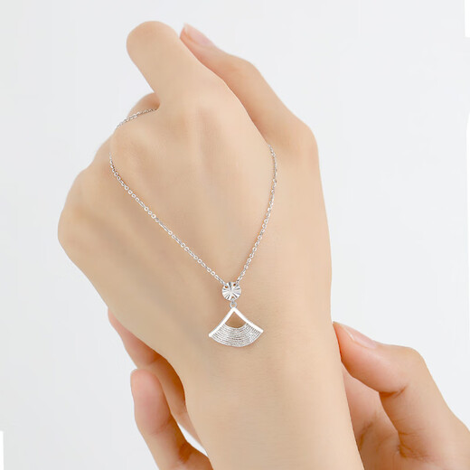 TTMIX platinum PT950 skirt pendant elegant small fan necklace platinum clavicle chain for girlfriend 4.1-4.3g