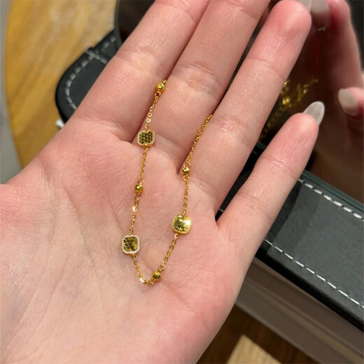 Pupan Old Phoenix Gold-plated Fish Scale Square Bracelet for Women Light Luxury Niche Design Hand Jewelry Accessories Fine Scale Square Bracelet