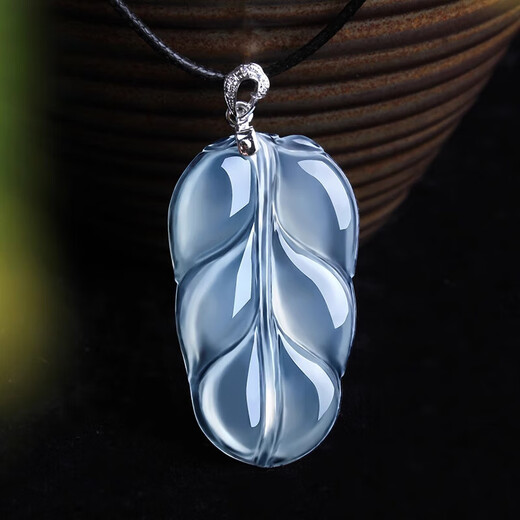 Fat Donglai same style 18k gold leaf pendant Baibo ice jade jade gold branch jade leaf jade pendant 18k gold inlaid with jade white gold buckle