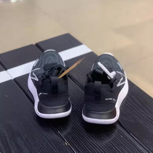 
Nike (NIKE) [Extremely Shipping] Nike Free Rn 5.0 Barefoot Lightweight and Comfortable Casual Running Shoes FB1276-002 Black 40.5