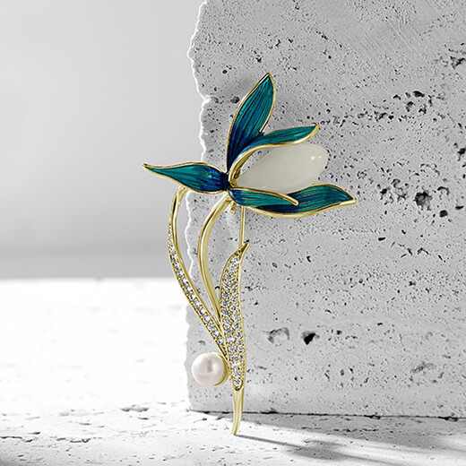 Kamalun (KAMALUN) brand Hetian jade brooch, high-end women's luxury freshwater pearl magnolia brooch, temperament corsage, high-end silk scarf buckle, magnolia flower and hetian jade brooch gold