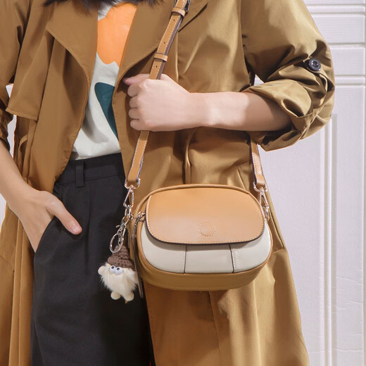 
Miss Miao Luxury High-end Brand Ladies Small Bags Gifts for Girls New versatile One-shoulder Crossbody Bag Commuter Small Round Bag Brown + Hanging Ornament (Korean version of literary and casual versatile)