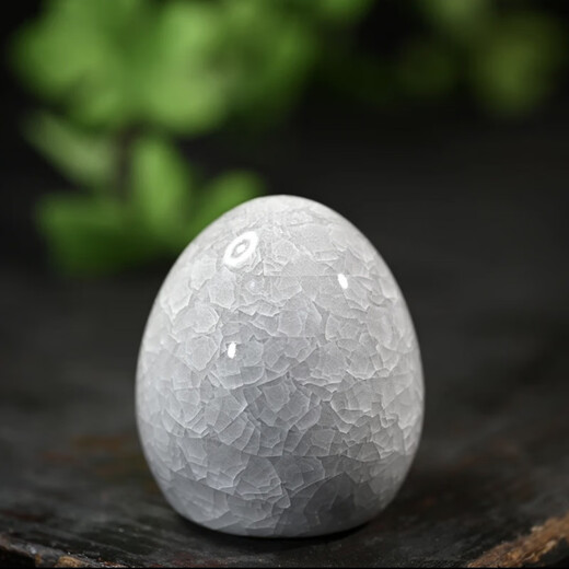 Qia Shuo black ice tea set, ice cracked glaze, hydrated ice dragon egg, Ru kiln can be opened into pieces, personalized tea pet ornaments, tea ceremony tea making artifact, black ice tea pet - dragon egg + base