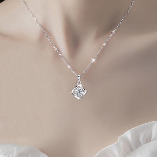 LAOLATU Four-leaf Clover Necklace for Women Platinum PT950 Pendant to Commemorate Love as a Birthday Gift for Girlfriend and Wife Platinum Model - Inlaid with Heart of the Ocean Topaz