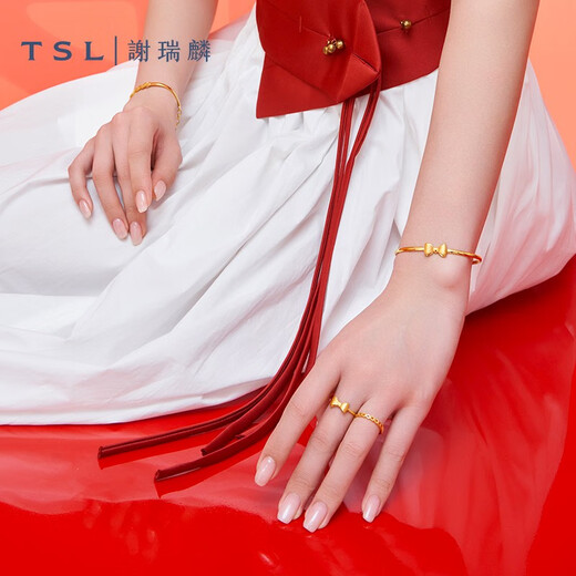 谢瑞麟（TSL） 黄金戒指开口女款结婚蝴蝶结足金戒指YM678七夕礼物 约3.1克（工费750元)