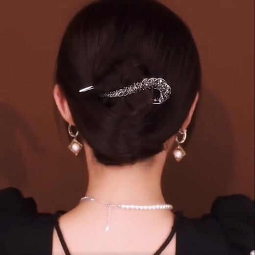 Idel's high-end metal rhinestone one-character eight-character twist clip for the back of the head, elegant hair accessory birthday gift F1824 flash diamond eight-character clip, gun black