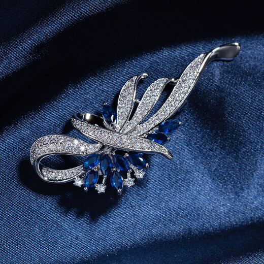 Violet Star Brooch, High-end Women's Exquisite Corsage, New Luxurious Suit Pin, Mother's Day Gift, Women's Day Gift, Platinum