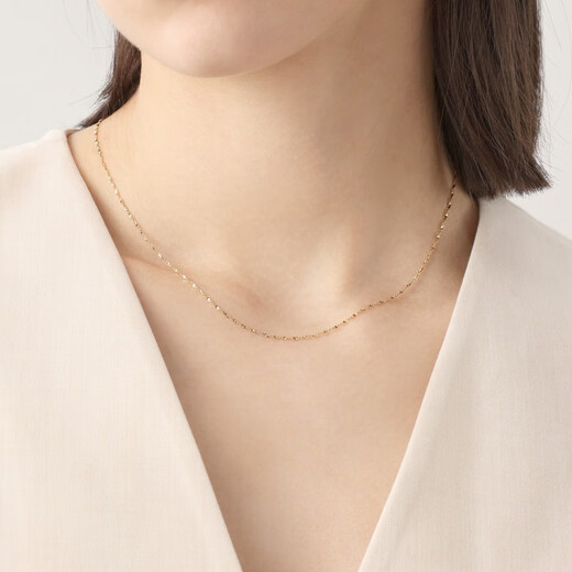 Chow Sang Sang (CHOW SANG SANG) k gold necklace 18k gold starry gold necklace versatile plain chain women's clavicle chain 03817N 45 cm