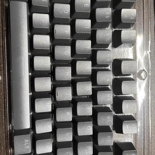 Logitech Logitech Original neuer Logitech K845 Mechanischer Tastaturschlüsselkap Original durchscheinender zweifarbiger Pudding Kirschpudding Lila Set 104 Tasten Nr.