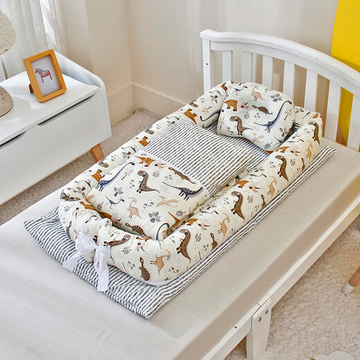 
Hengzan Crib can be detachable and washable portable baby nest crib mid-bed bionic diaper change pad baby pillow travel crib Lion Deer Green (removal and wash belt quilt) 90*50