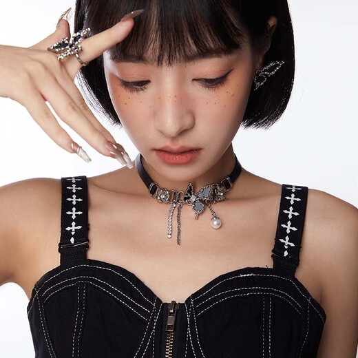 OWNCOOL black butterfly necklace women's clavicle chain niche design choker sweet cool hot girl choker gift for girlfriend Personal use recommendation-original gift box