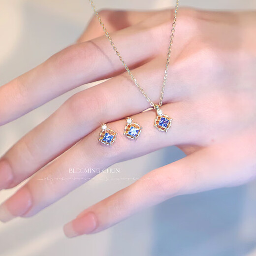 Weici 24th new model Tanzanite gentle luxury cool temperament smart earrings natural blue tanzanite earrings