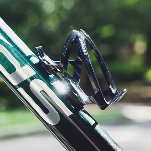 Xidesheng (xds) bicycle gradient water bottle cage F-338 resin environmentally friendly, durable, simple and versatile cycling equipment accessories, transparent color
