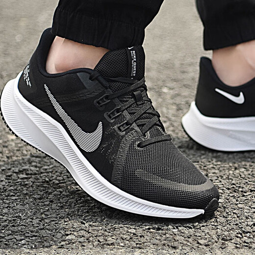 Nike (Nike) Laufschuhe Herrenschuhe Sommer Quest Flying Line Mesh atmungsable Low Top Polishing Sports Schuhe Freizeitschuhe DA1105-006 Schwarz 44.5