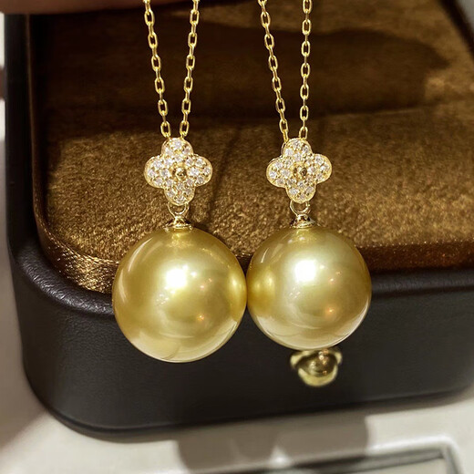 Jennifer Jewelry 12-13mm True Round South Sea Gold Pearl 18k Gold Diamond Pendant Four-leaf Clover Clavicle Chain True Round U18k Gold Diamond Pendant Without Chain 12-13mm South Sea Gold Pearl