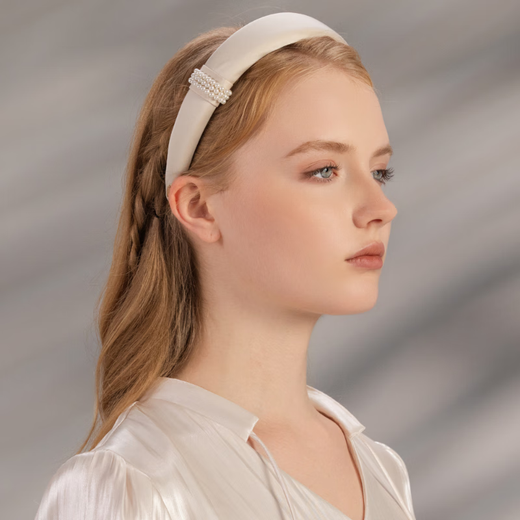 BABYBEI Zhao Lusi's same style Chubes silk pearl wide version headband beaded high-end handmade high skull beige black black (three beads wrapped around the waist) 000073