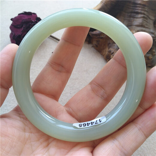 XPEL Hong Kong y Macao Calidad de alta gama Xinjiang Hetian Jade Pulsera y brazalete Blues Blues Date Green azúcar blanca Jade azúcar verde Jade Número 9754 Círculo de la boca 57.5 mm