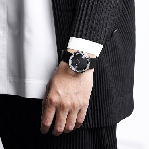 ISSEY Miyake Watch Men's 39 mm Negro de cuero Corcha de cuero pareja Fashion Quartz Casual Women's Watch Yoshioka Naruhito Nyah002y