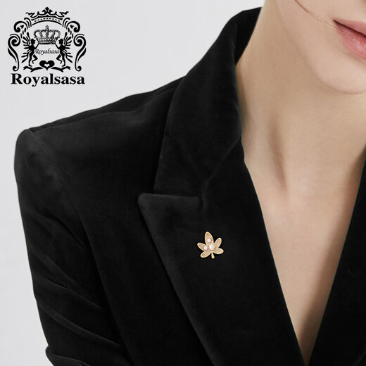 Royal Salsa Maple Leaf Brooch Elegant Female Corsage Trendy Suit Sweater Jacket Collar Pin Anti-exposure Accessories Gift