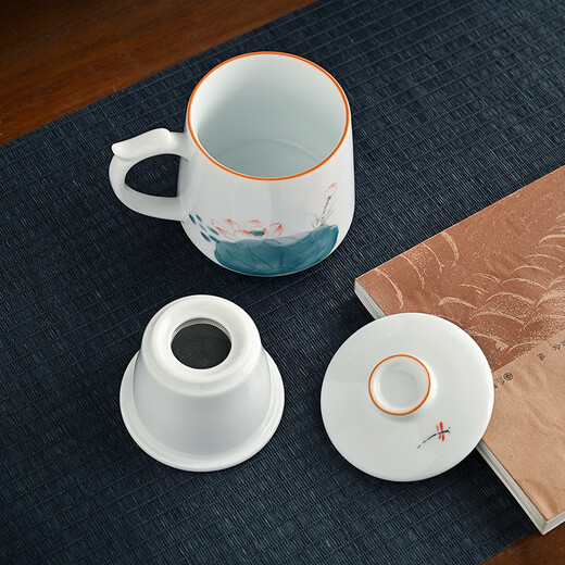 Gold inlaid jade tea cup, office conference room tea cup, tea water separation and filtration ceramic gift box, Lotus tea cup