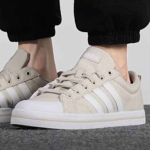 阿迪达斯 （adidas）帆布鞋男鞋复古运动鞋百搭低帮休闲鞋板鞋海外直邮 AW3889白色 42