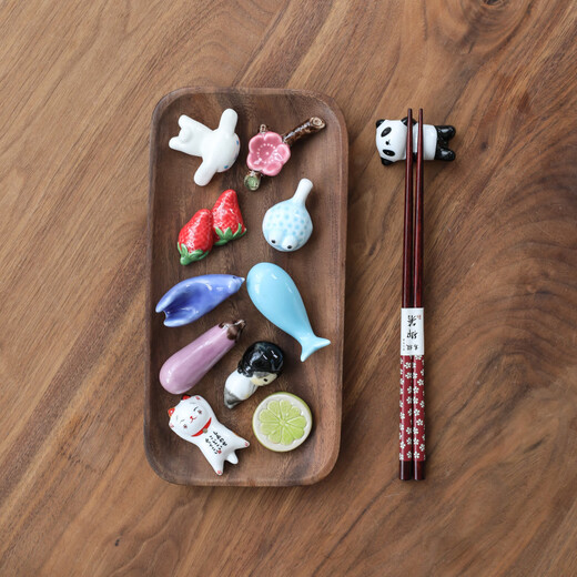 3-pack of chopstick holders, chopstick holders, Japanese-style ceramics, cute chopsticks and pillows, creative pen holders, chopstick holders for dining tables, three-pack of chicks