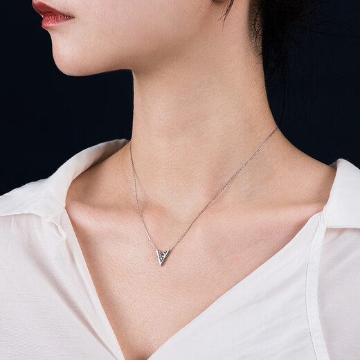 Pt.Charm platinum necklace women's Pt950 platinum necklace women's versatile personality O-shaped chain collarbone V-shaped set necklace Mother's Day spot 3.5-3.6 grams