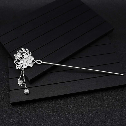 999 silver hairpin with flower steps, tassels, ancient style Hanfu headdress, ethnic style silver hairpin, butterfly and plum blossom silver ornaments, butterfly and flower scented hairpin