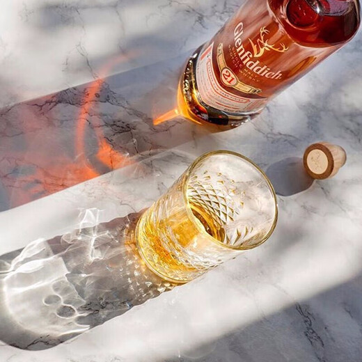 格兰菲迪（Glenfiddich）21年 苏格兰单一麦芽威士忌 700ml 40度 礼盒装 进口洋酒