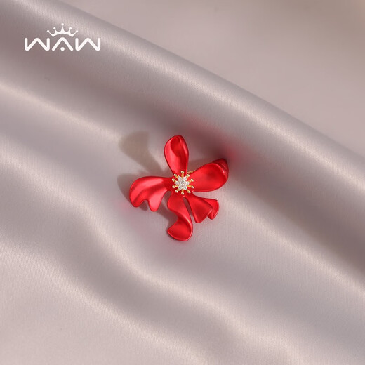 QUAMER gold store style irregular small red flower brooch high-end design anti-exposure brooch brooch summer accessories red 783
