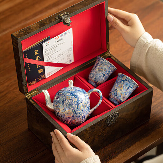 Inherited order of high-end blue and white gold and silver teapot and two cups of beauty teapot and cup household ceramic kung fu gilt silver tea set for leaders Porcelain body gilt silver * blue and white gold one pot and two cups gift box