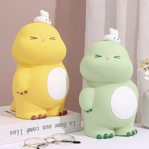 FAMANMEI Super mignon Little Milk Dragon Piggy Bank Children's Anti-Fall Cartoon Boys and Girls peut économiser et retirer des ornements de cadeaux de tirelire [grande taille] Milk Dragon-Light Luxury Green