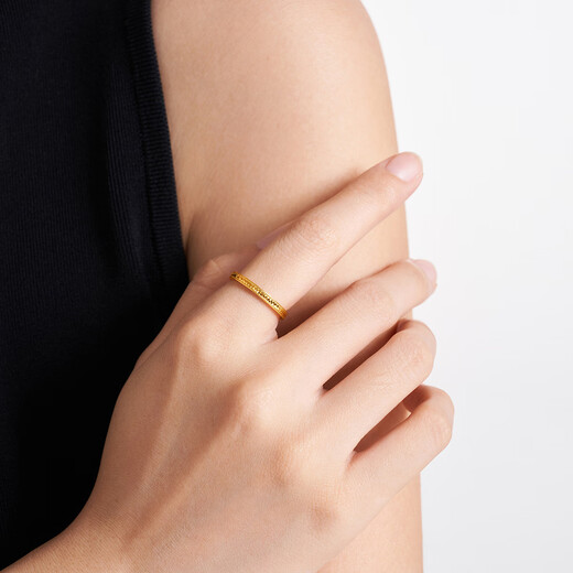 Chow Tai Fook fish scale polka dot pure gold ring for girlfriend (labor cost 160) EOF1297 No. 15 pure gold about 1.30g