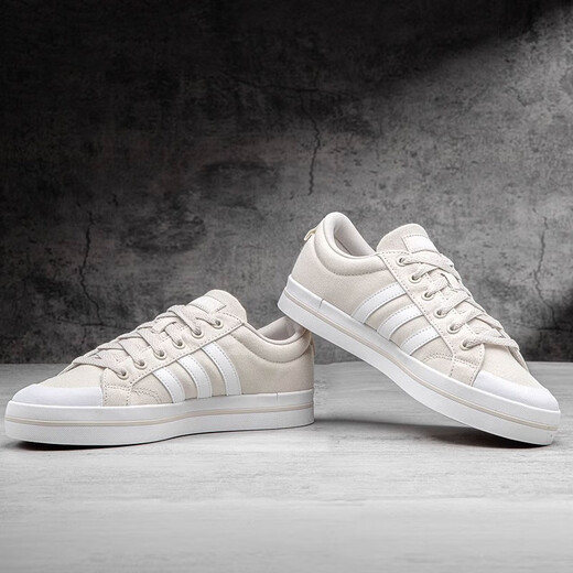 阿迪达斯 （adidas）帆布鞋男鞋复古运动鞋百搭低帮休闲鞋板鞋海外直邮 AW3889白色 42