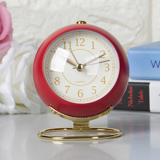 Wholesale light luxury style retro small table clock alarm clock metal French classic student bedside desk decorative ornaments off-white