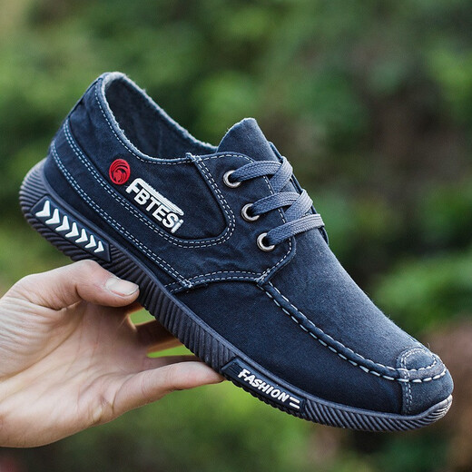 Rote und grüne jahrhunderte alte Peking-Stoffschuhe Herren-Leinwandschuhe für sommerliche atmungsaktiv